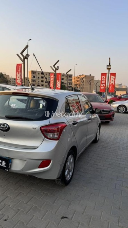 Hyundai I10 2015 Silver Automatic Used for Sale in Nasr city - 6