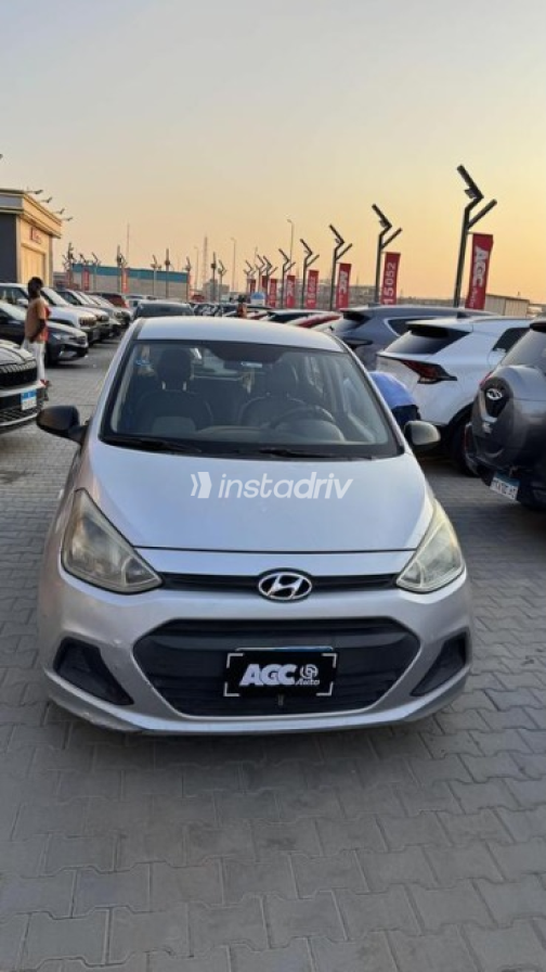Hyundai I10 2015 Silver Automatic Used for Sale in Nasr city - 9