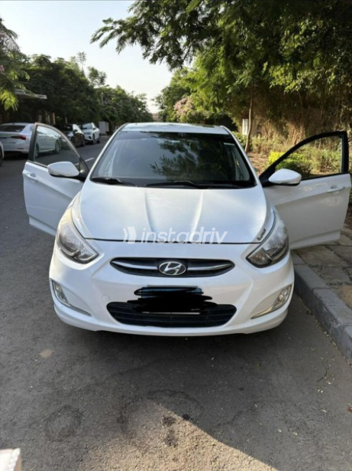 Hyundai Accent RB 2017 White Automatic Used for Sale in Cairo - 1