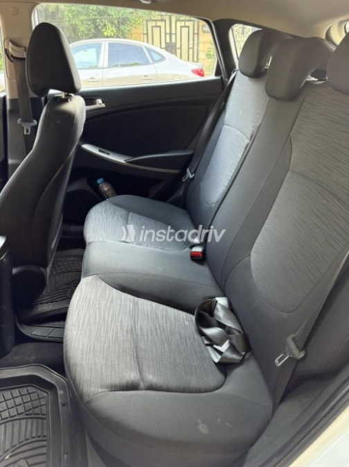 Hyundai Accent RB 2017 White Automatic Used for Sale in Cairo - 4