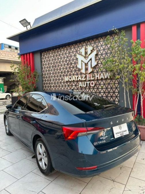 Skoda Octavia 2022 Dark Blue Automatic Used for Sale in Nasr city - 4