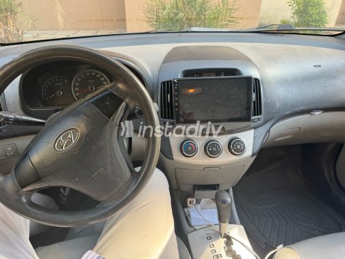 Hyundai Elantra 2009 Silver Automatic Used for Sale in Greater Cairo ( Cairo + Giza) - 6