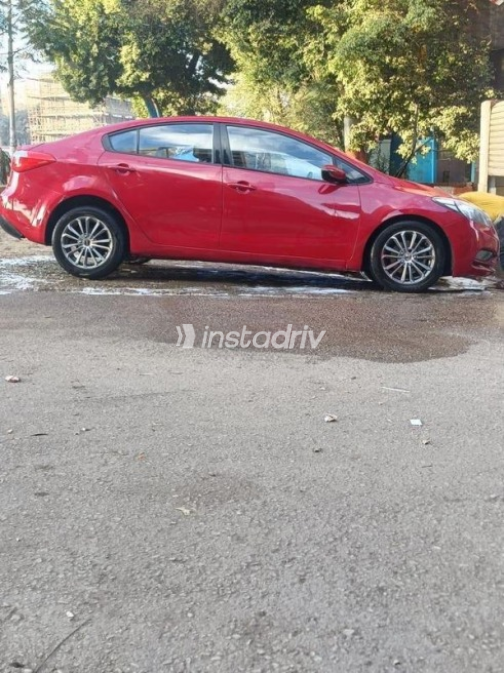Kia Cerato 2016 Red Automatic Used for Sale in Pyramids Gardens - 6