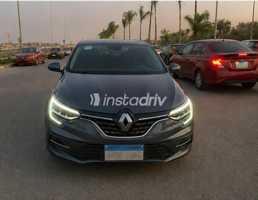 رينو ميجان 2023 رمادي أوتوماتيك مستعملة للبيع في شيراتون - 1