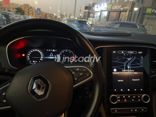 رينو ميجان 2023 رمادي أوتوماتيك مستعملة للبيع في شيراتون - 6