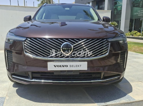 فولفو XC90 2025 أحمر أوتوماتيك مستعملة للبيع في القاهرة الكبرى ( القاهرة - الجيزة) - 1