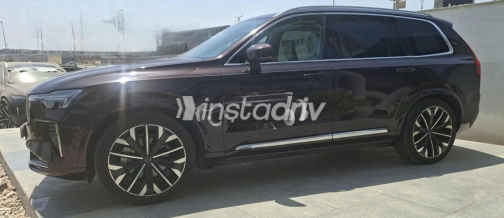 فولفو XC90 2025 أحمر أوتوماتيك مستعملة للبيع في القاهرة الكبرى ( القاهرة - الجيزة) - 3