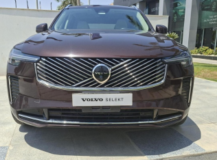 فولفو XC90 2025 أحمر أوتوماتيك مستعملة للبيع في القاهرة الكبرى ( القاهرة - الجيزة)