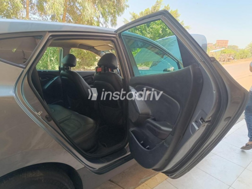 هيونداي IX 35 2015 رمادي أوتوماتيك مستعملة للبيع في منوف - 9