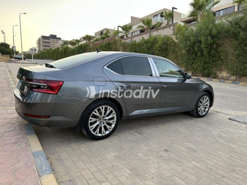 Skoda Superb 2022 Dark Gray Automatic Used for Sale in Cairo - 4