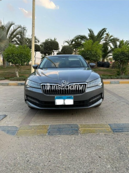 Skoda Superb 2022 Dark Gray Automatic Used for Sale in Cairo - 5