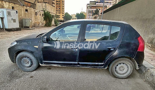 Renault Sandero 2013 Black Automatic Used for Sale in Greater Cairo ( Cairo + Giza) - 2