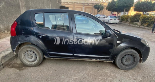 Renault Sandero 2013 Black Automatic Used for Sale in Greater Cairo ( Cairo + Giza) - 3
