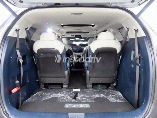 Kia Carnival 2024 White Automatic Used for Sale in Greater Cairo ( Cairo + Giza) - 3