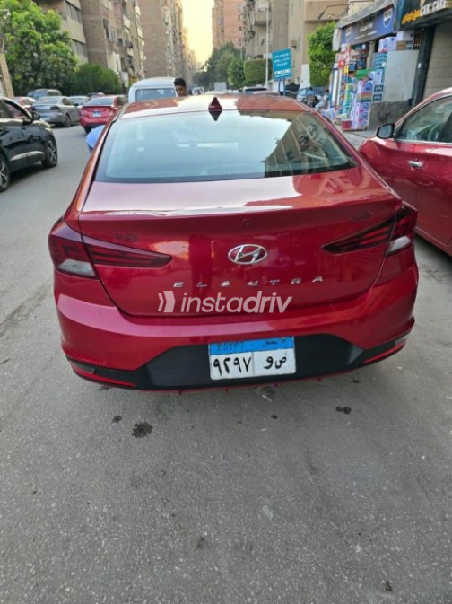 Hyundai Elantra 2020 Dark Red Automatic Used for Sale in El Haram - 4