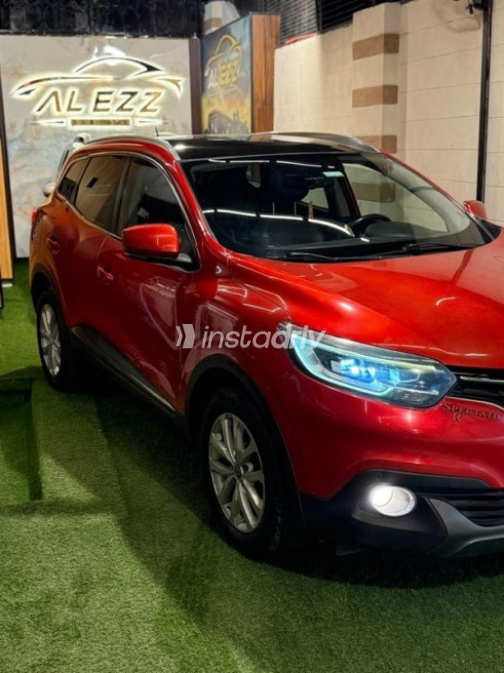 Renault Kadjar 2017 Dark Red Automatic Used for Sale in Nasr city - 5