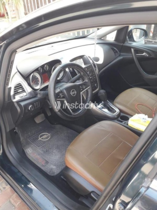 Opel Astra 2020 Dark Blue Automatic Used for Sale in Giza - 3