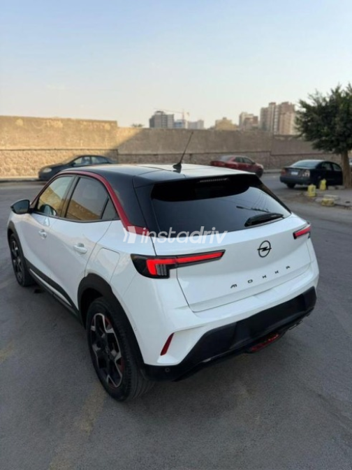 اوبل موكا 2023 أبيض أوتوماتيك مستعملة للبيع في مصر الجديدة - 4