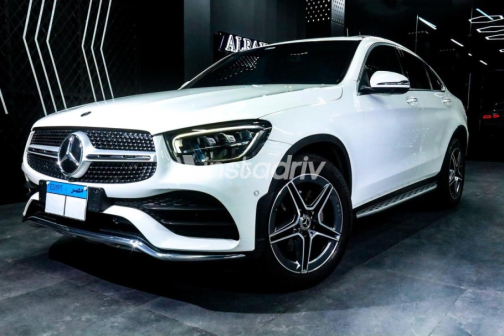 مرسيدس GLC 300 2021 أبيض أوتوماتيك مستعملة للبيع في مدينتى - 1