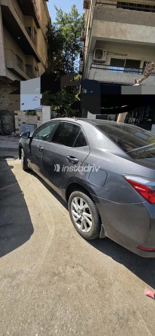 Toyota Corolla 2018 Dark Gray Automatic Used for Sale in Greater Cairo ( Cairo + Giza) - 3