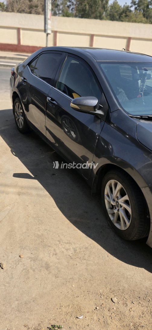 Toyota Corolla 2018 Dark Gray Automatic Used for Sale in Greater Cairo ( Cairo + Giza) - 4