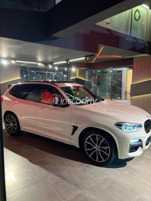 بي ام دبليو X3 M 2019 أبيض أوتوماتيك مستعملة للبيع في مدينة الشيخ زايد - 4