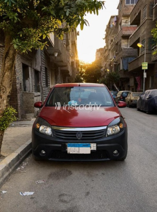 Renault Sandero 2013 Red Automatic Used for Sale in Cairo - 1