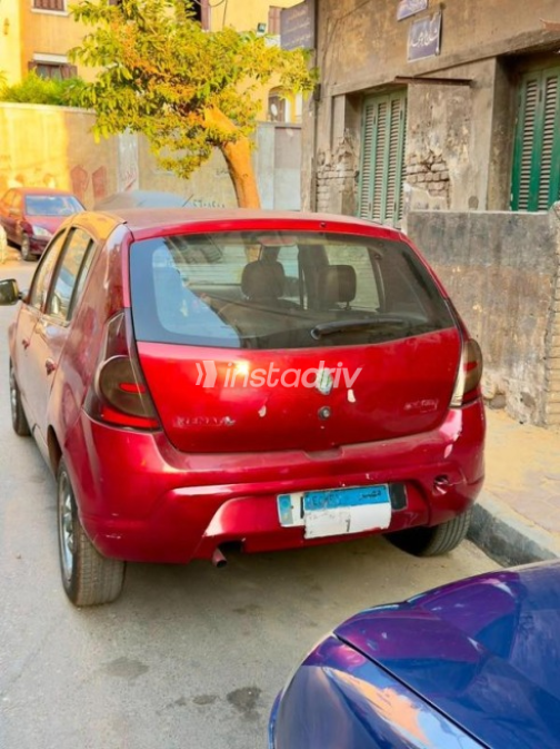 Renault Sandero 2013 Red Automatic Used for Sale in Cairo - 3