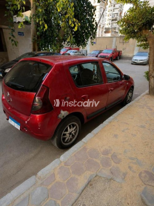 Renault Sandero 2013 Red Automatic Used for Sale in Cairo - 4