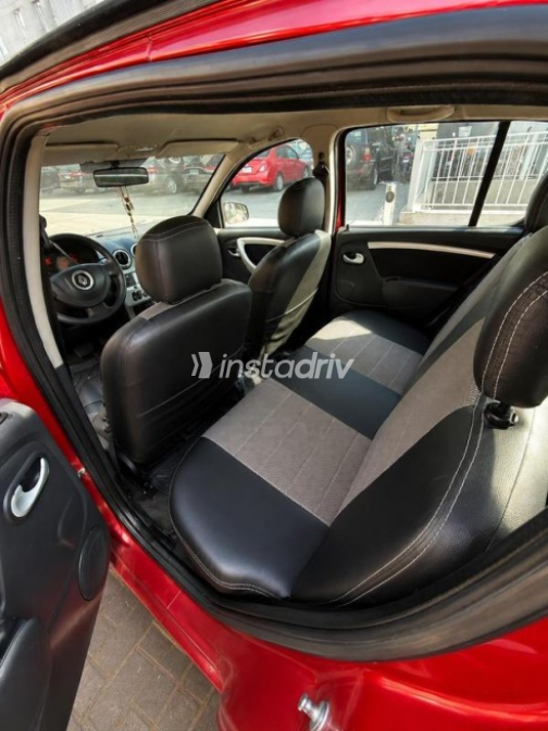 Renault Sandero 2013 Red Automatic Used for Sale in Cairo - 6