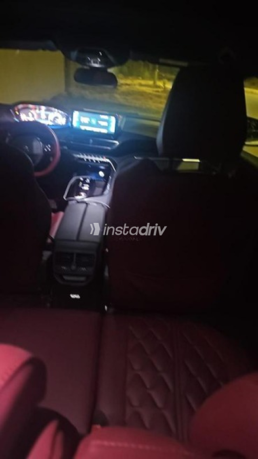 بيجو 3008 2025 أبيض أوتوماتيك مستعملة للبيع في الإسكندرية - 7