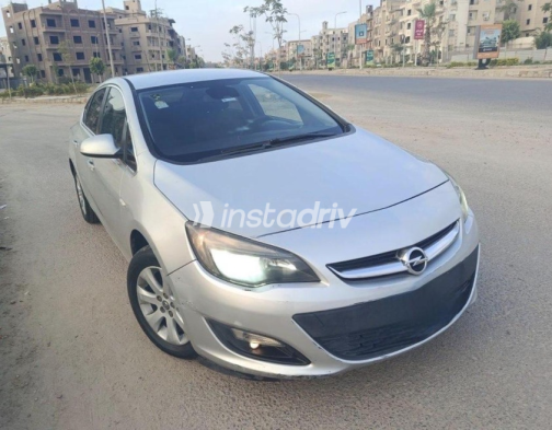 Opel Astra 2019 White Automatic Used for Sale in Greater Cairo ( Cairo + Giza) - 3