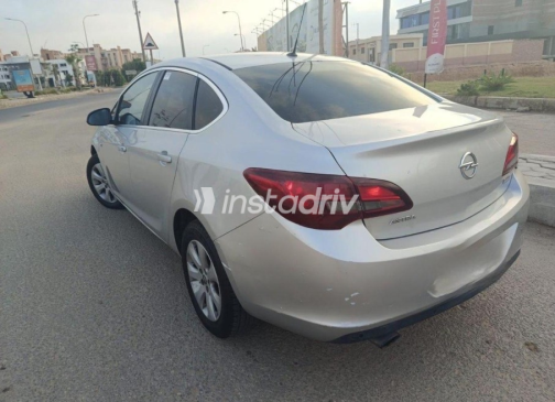 Opel Astra 2019 White Automatic Used for Sale in Greater Cairo ( Cairo + Giza) - 4