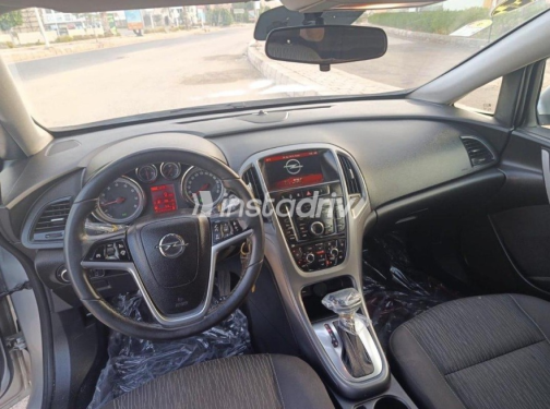Opel Astra 2019 White Automatic Used for Sale in Greater Cairo ( Cairo + Giza) - 10