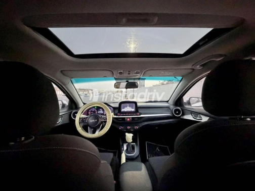 Kia Cerato 2022 White Automatic Used for Sale in Nasr city - 8