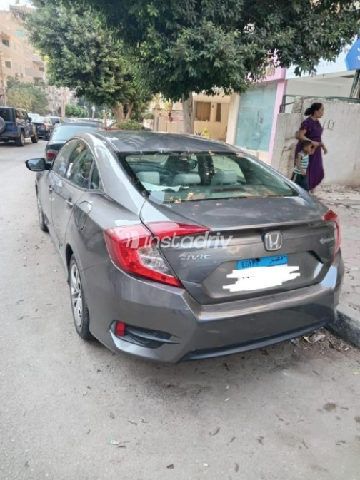 Honda Civic 2017 White Automatic Used for Sale in Greater Cairo ( Cairo + Giza) - 1