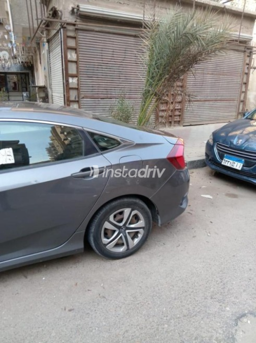 Honda Civic 2017 White Automatic Used for Sale in Greater Cairo ( Cairo + Giza) - 5