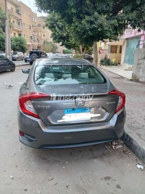 Honda Civic 2017 White Automatic Used for Sale in Greater Cairo ( Cairo + Giza) - 7
