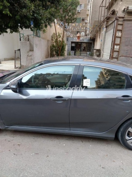 Honda Civic 2017 White Automatic Used for Sale in Greater Cairo ( Cairo + Giza) - 10