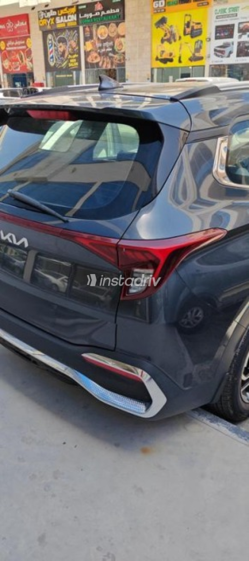 Kia Carens 2023 White Automatic Used for Sale in Faqous - 5