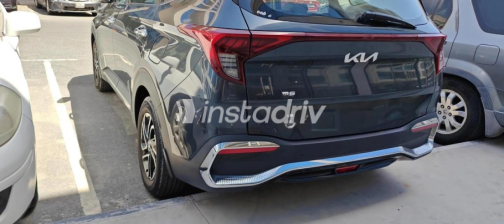 Kia Carens 2023 White Automatic Used for Sale in Faqous - 7