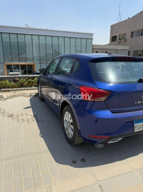 سيات ابيزا 2021 أزرق غامق أوتوماتيك مستعملة للبيع في 6 أكتوبر - 4