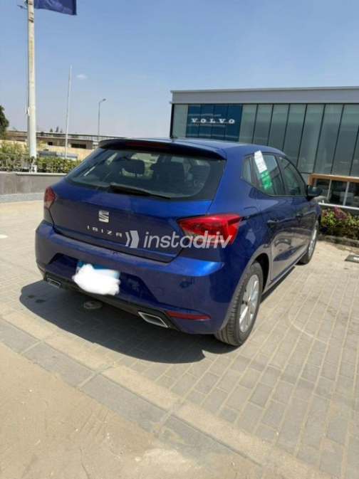 سيات ابيزا 2021 أزرق غامق أوتوماتيك مستعملة للبيع في 6 أكتوبر - 6