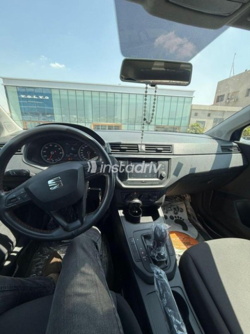 سيات ابيزا 2021 أزرق غامق أوتوماتيك مستعملة للبيع في 6 أكتوبر - 9