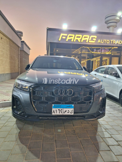 اودي Q7 2025 رمادي أوتوماتيك مستعملة للبيع في القاهرة الكبرى ( القاهرة - الجيزة) - 3