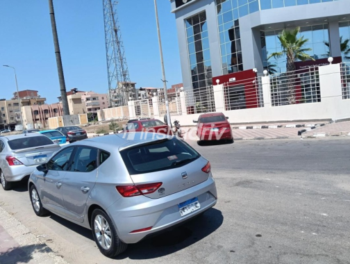 Seat Leon 2018 White Automatic Used for Sale in Greater Cairo ( Cairo + Giza) - 5
