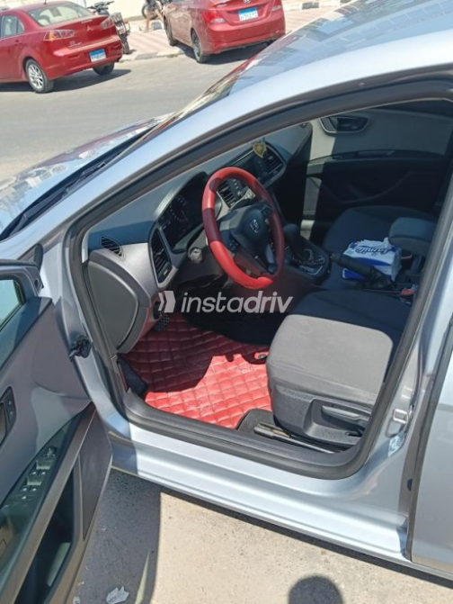 Seat Leon 2018 White Automatic Used for Sale in Greater Cairo ( Cairo + Giza) - 8