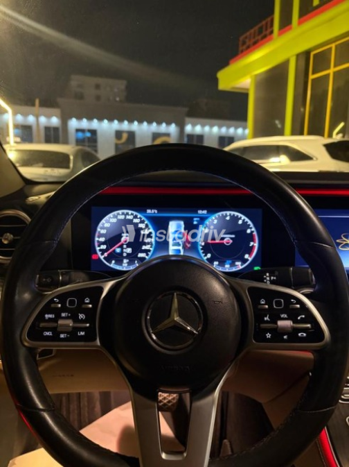 Mercedes E 200 2020 Black Automatic Used for Sale in Nasr city - 5