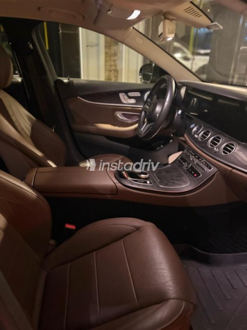 Mercedes E 200 2020 Black Automatic Used for Sale in Nasr city - 6
