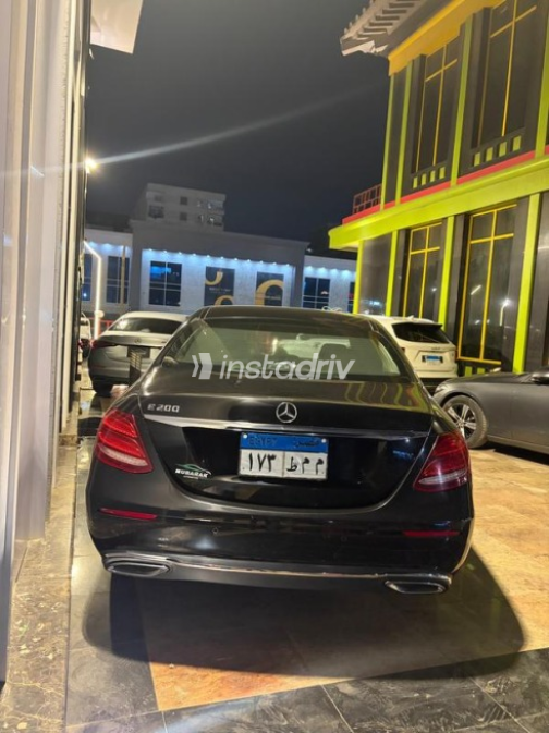 Mercedes E 200 2020 Black Automatic Used for Sale in Nasr city - 10